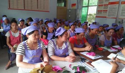 元墩镇杨庄村开展贫困劳动力职业技能培训，助力脱贫攻坚